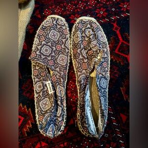 Soludos Classic Espadrilles in Medallion Print, Size 39